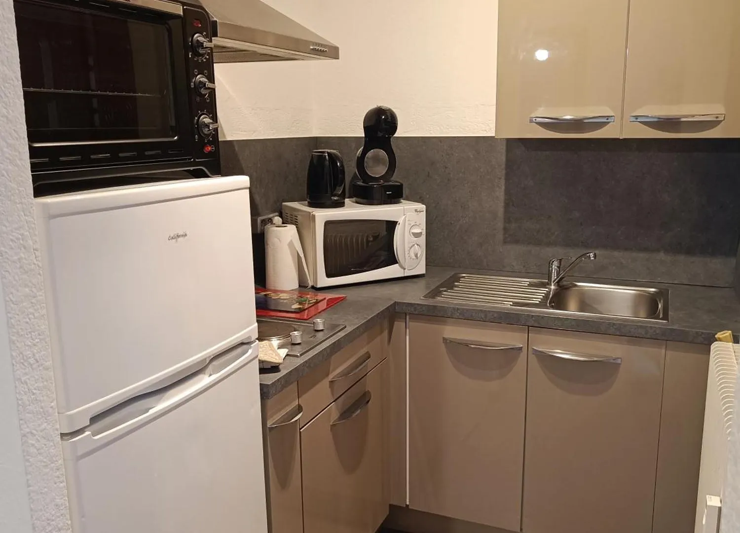 Appartement Climatise Parc Paradis 150 M Des Thermes Greoux-les-Bains France